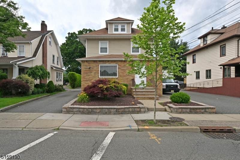 416 Lafayette Ave - Photo 1