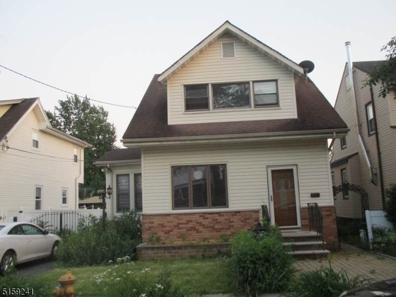 136 Fairbanks St - Photo 1