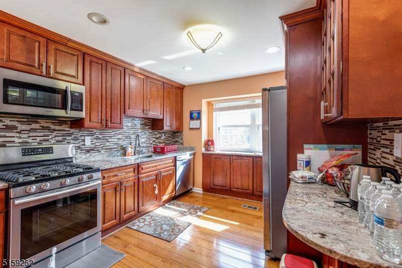 905 Merrywood Dr - Photo 1