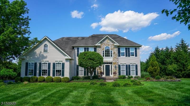 4 Whitehouse Way - Photo 1