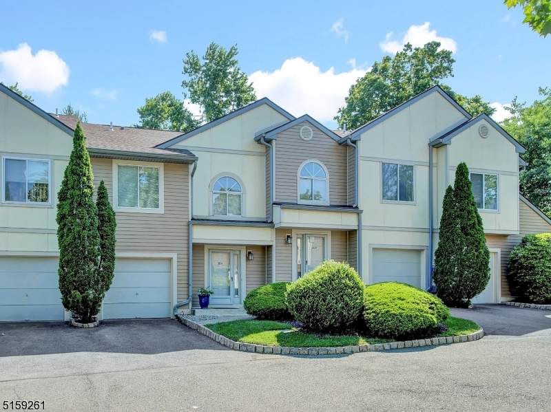204 Park Pl - Photo 1