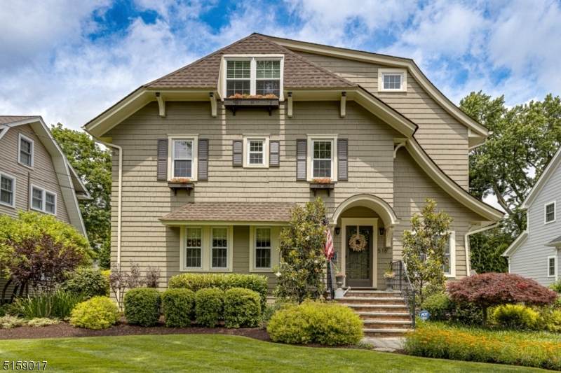 516 Bradford Ave - Photo 1