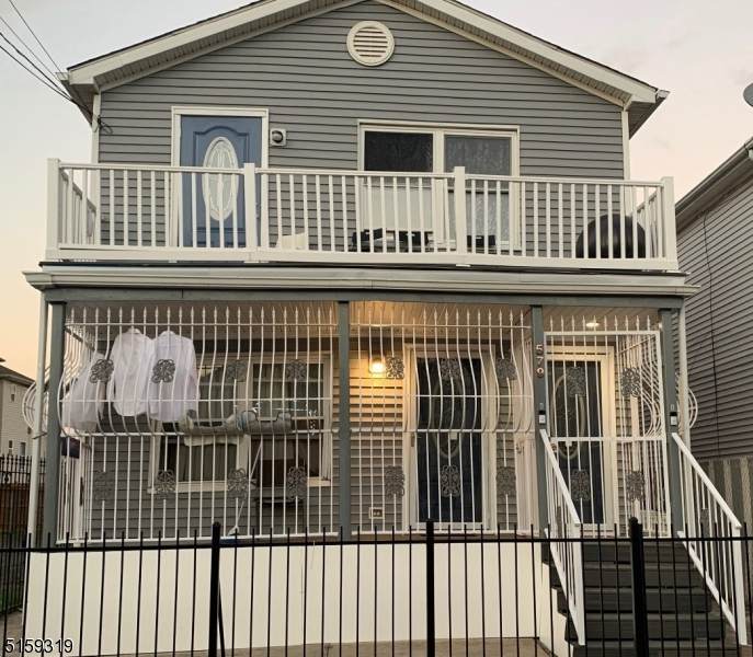 579 Orange St - Photo 1