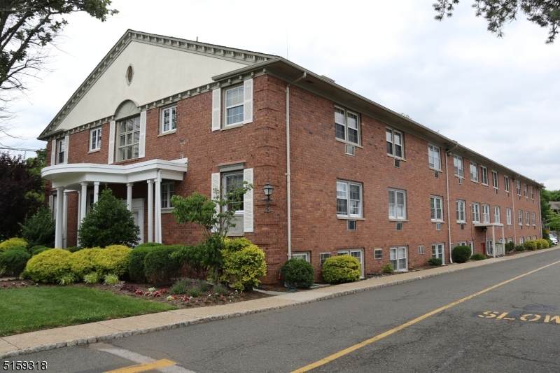 206 Main St - Photo 1