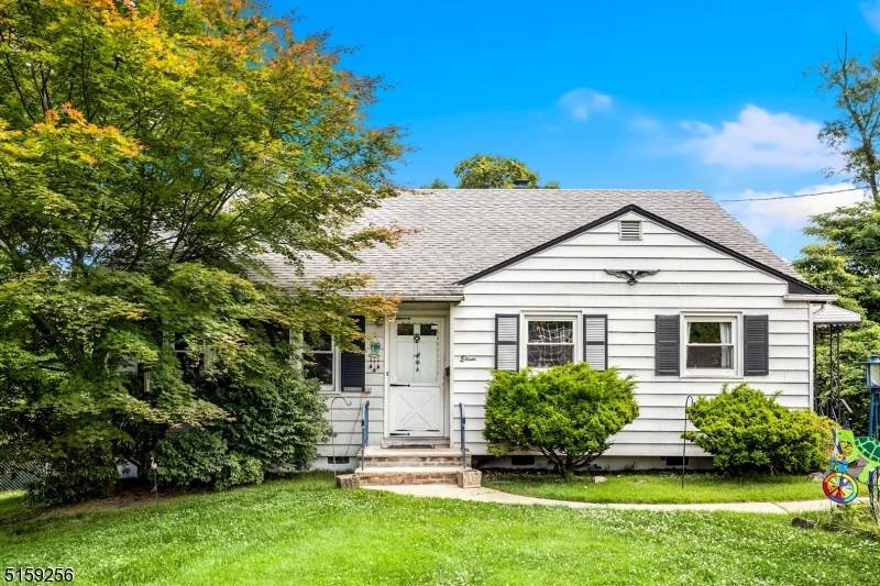11 Mead Ct - Photo 1