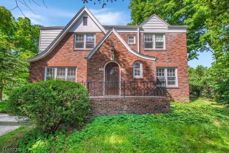 74 Sussex Ave - Photo 1
