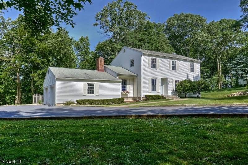 8 Jay Dr - Photo 1