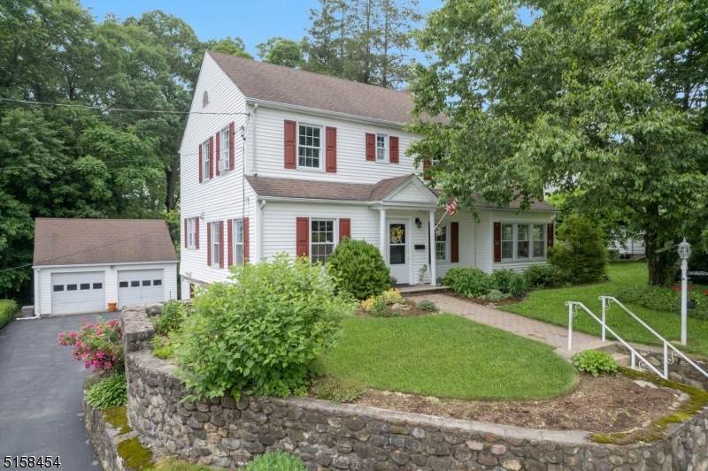 15 Chestnut St - Photo 1