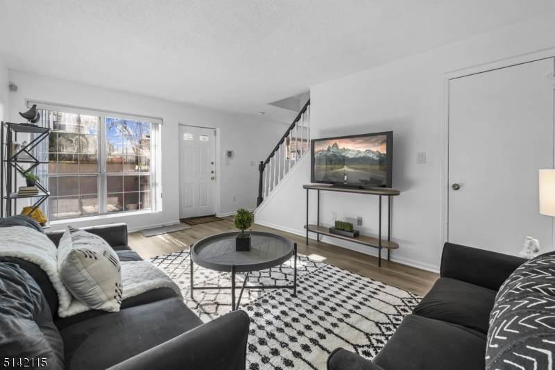 5 Colgate Dr - Photo 1