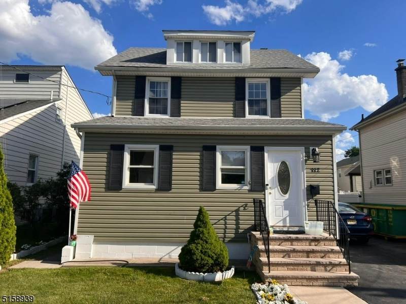112 Butler Ave - Photo 1