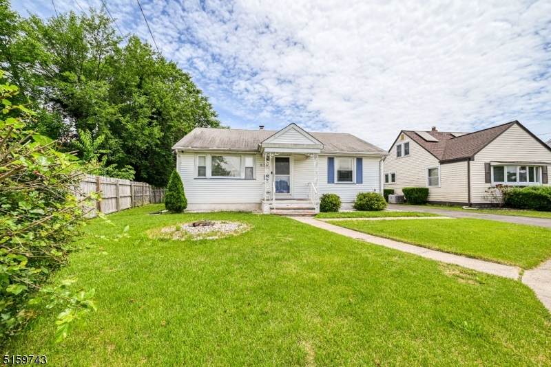 634 Tindall Ave - Photo 1