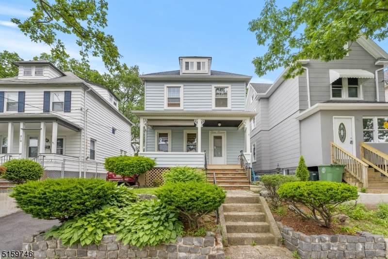 311 Sheridan Ave - Photo 1