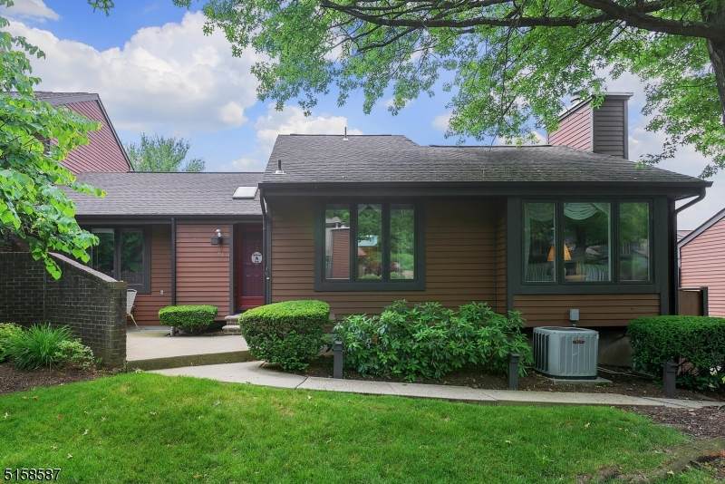 93 Aspen Dr - Photo 1