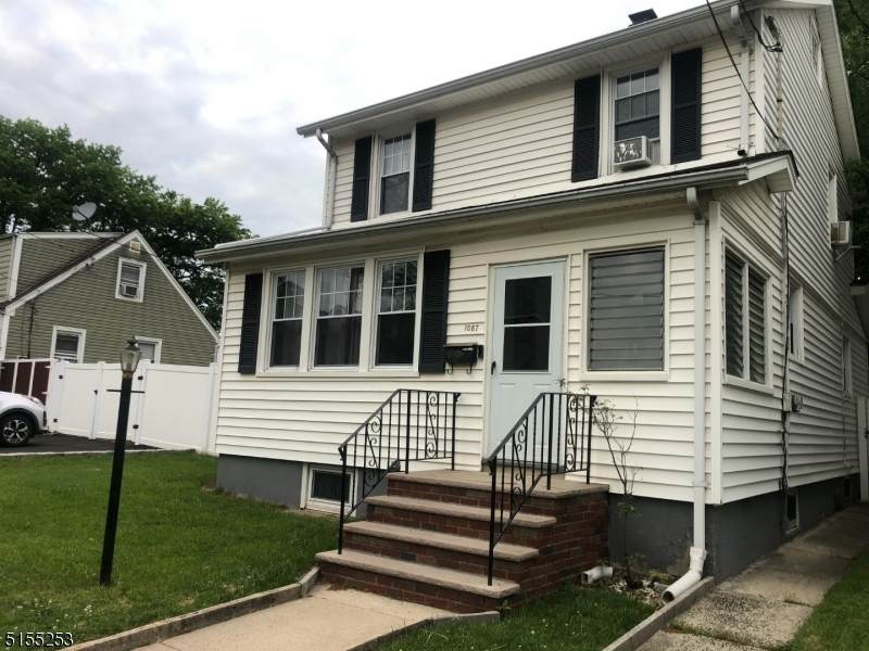 1087 Chester St - Photo 1