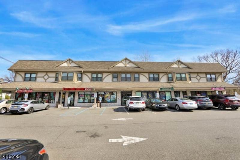 400 Bloy St - Photo 1