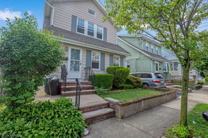32 Bremond St - Photo 1