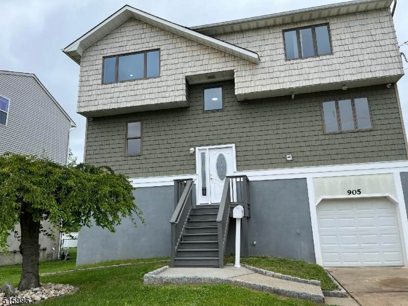 905 Harris Ave - Photo 1