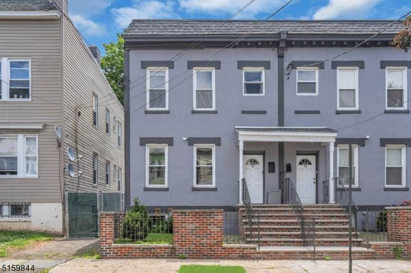 100 Grace St - Photo 1