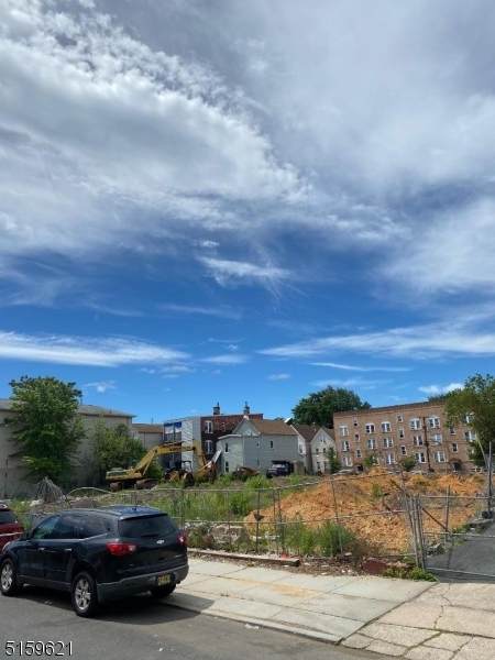 436 Livingston St - Photo 1