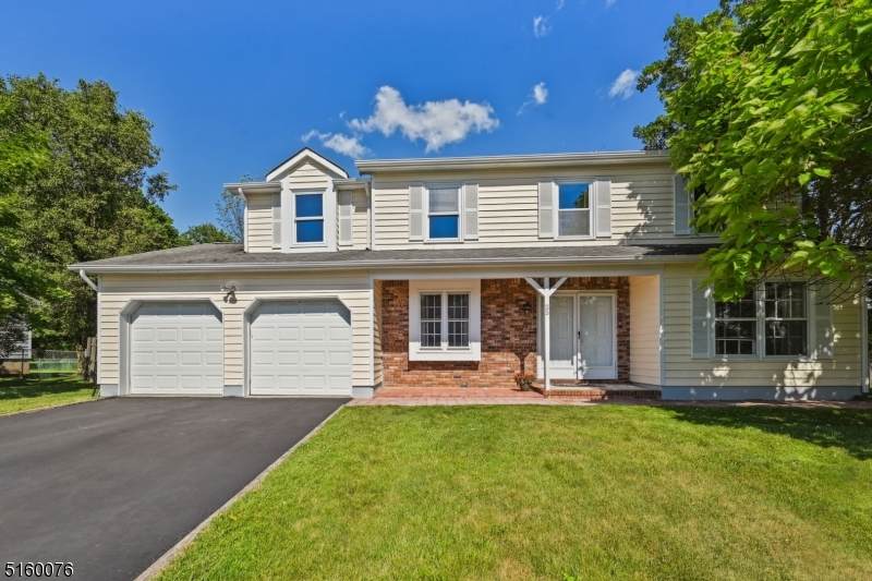 23 Snowbourn Pl - Photo 1