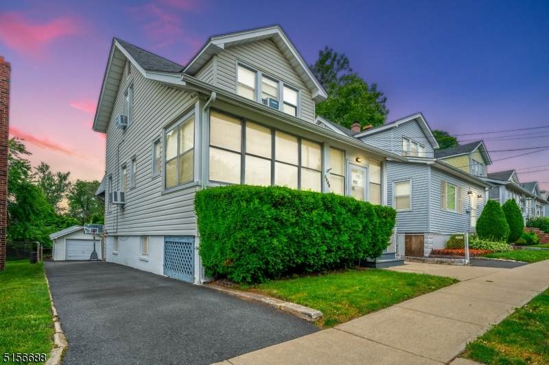 1948 William St - Photo 1