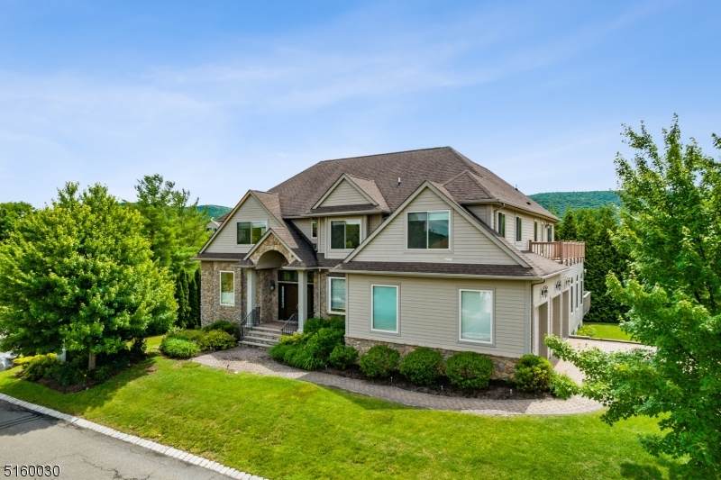 1 White Oak Ct - Photo 1