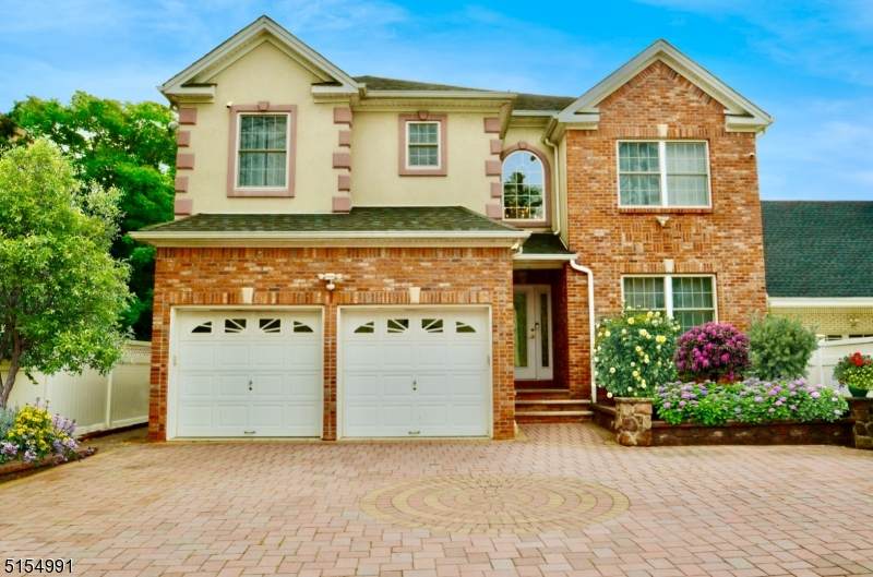 1221 Robert St - Photo 1