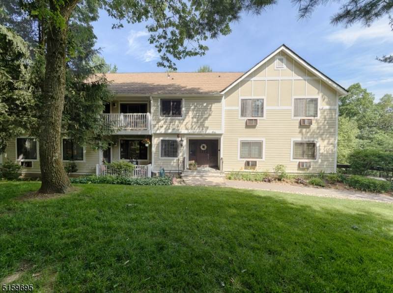 22 Foxwood Dr - Photo 1