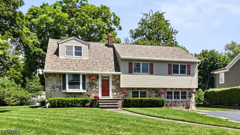 8 Slingerland Ave - Photo 1