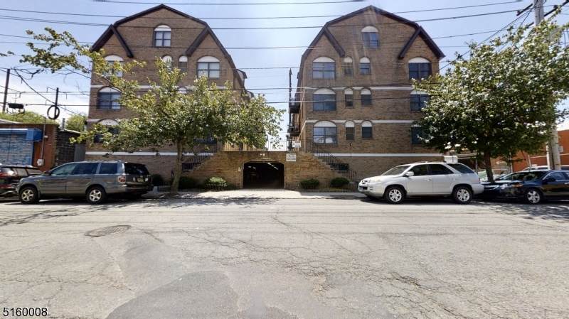 63 Rome St - Photo 1