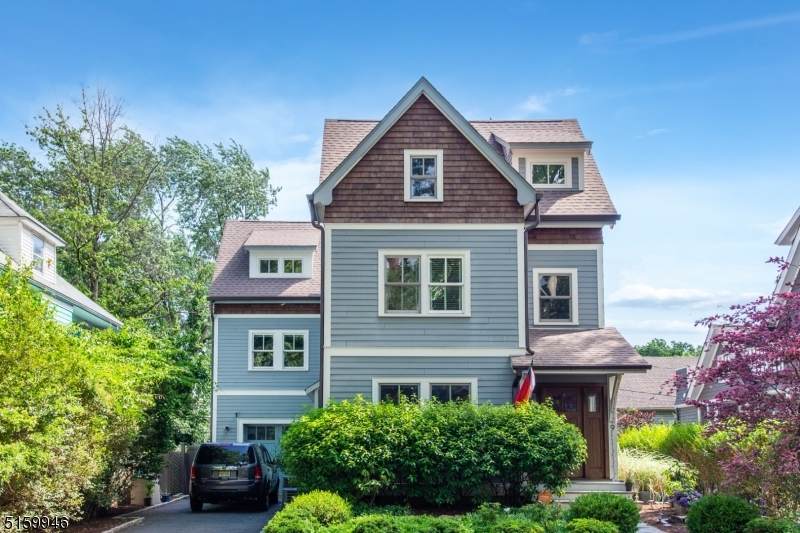 9 Laurel Pl - Photo 1