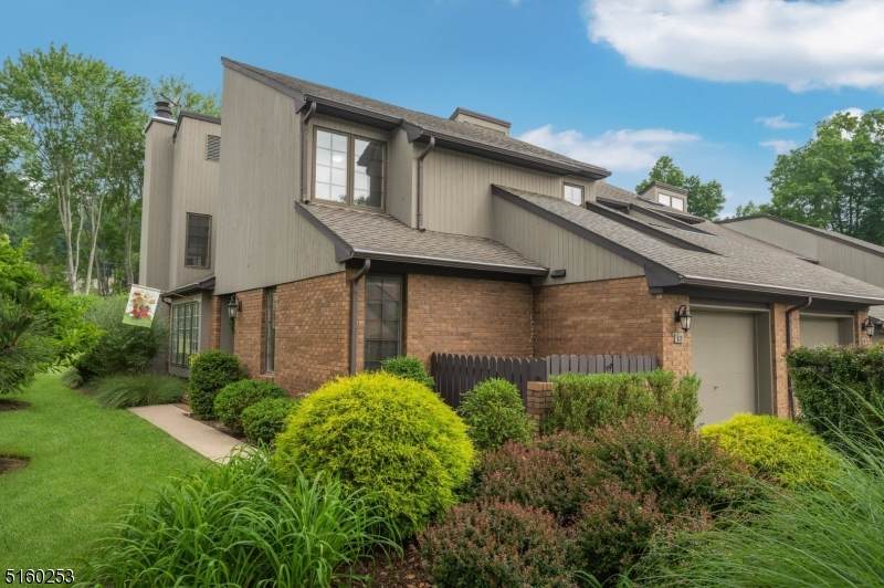 12 Shelley Pl - Photo 1