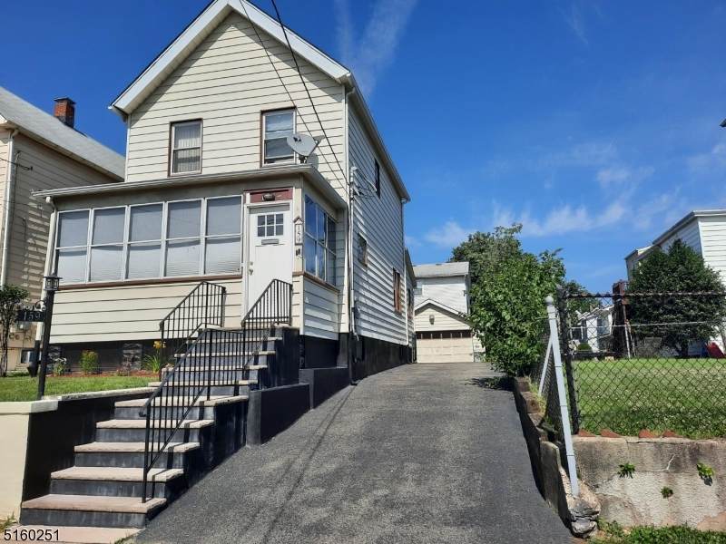 159 Walnut St - Photo 1
