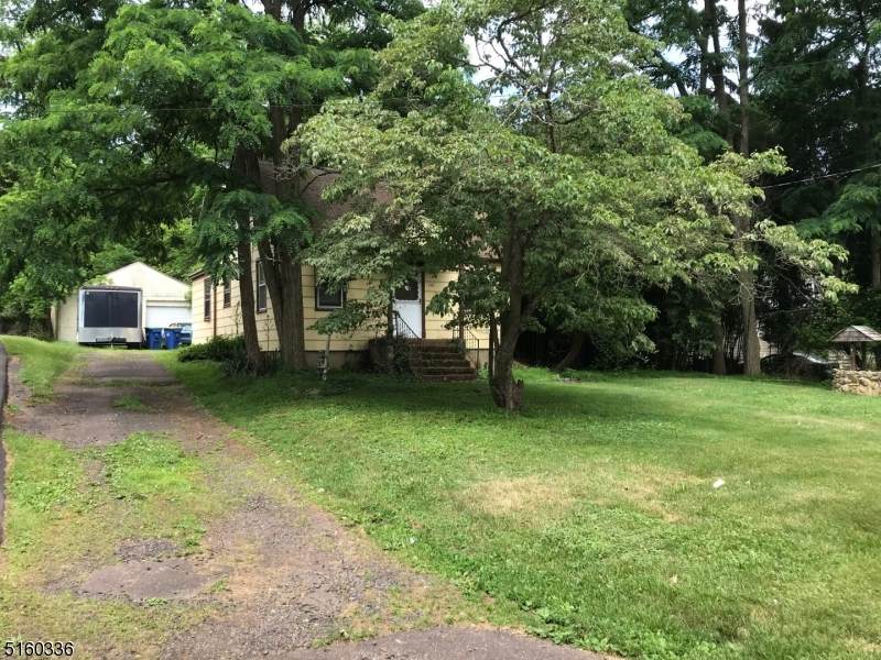 138 Maple St - Photo 1