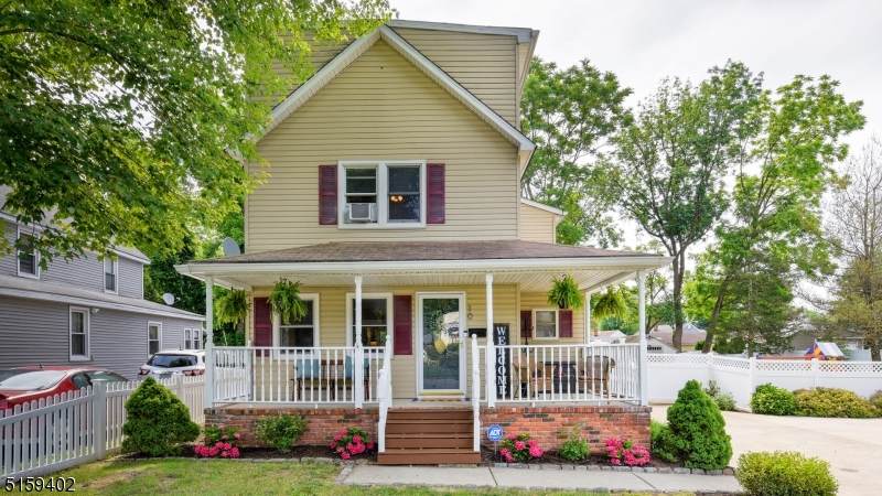 10 Maple Ave - Photo 1
