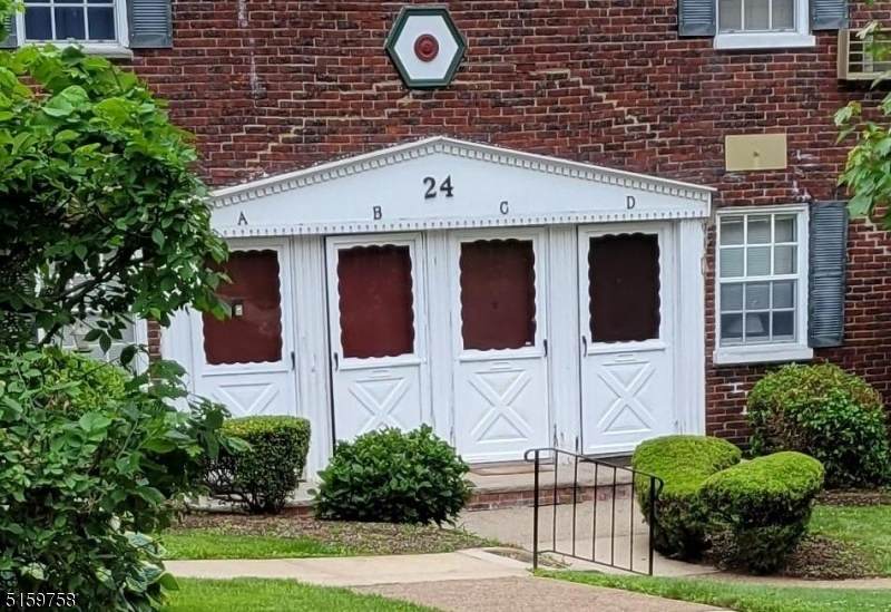 24 W Roselle Ave - Photo 1