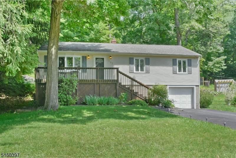 132 Cayuga Ave - Photo 1
