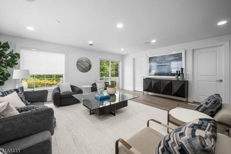 110 Mason - Photo 1