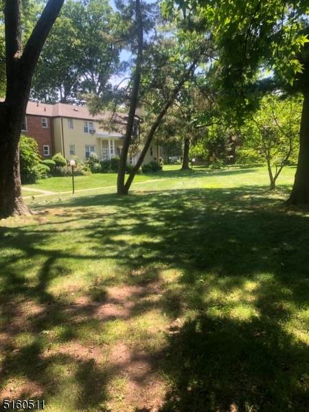 1601 Wood Ave - Photo 1