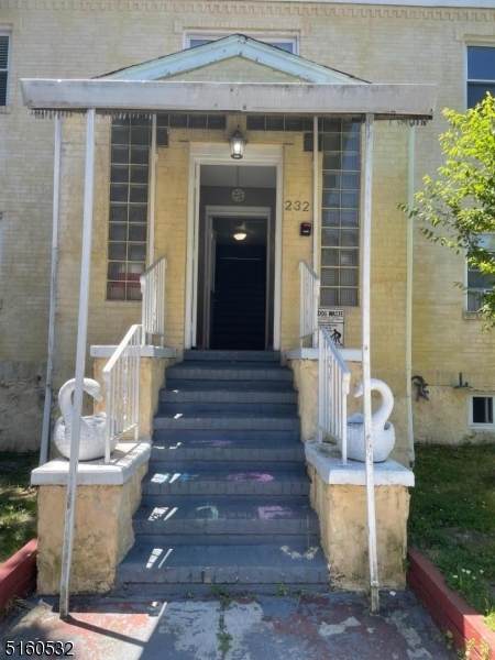 232 Lincoln Ave - Photo 1
