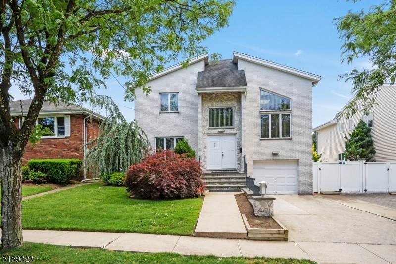 212 Terrace Ave - Photo 1