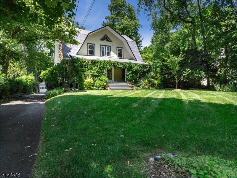 260 Lincoln Ave - Photo 1