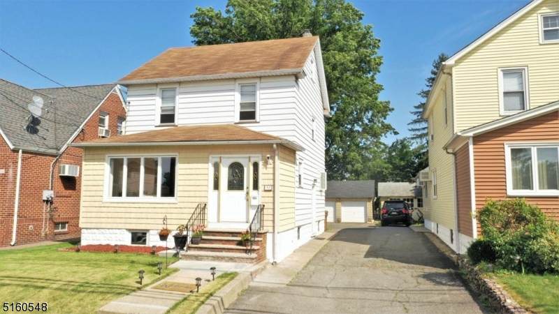 52 E Curtis St - Photo 1