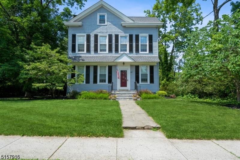 52 Pennsylvania Avenue - Photo 1