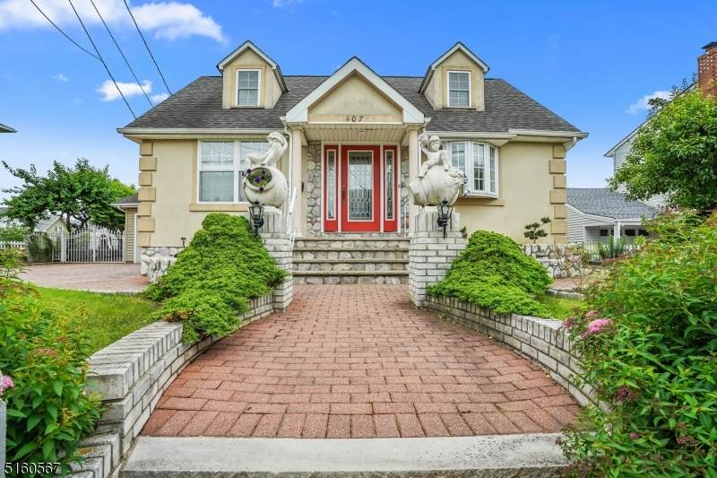 407 W Henry St - Photo 1