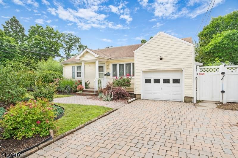 303 Hillside Ave - Photo 1