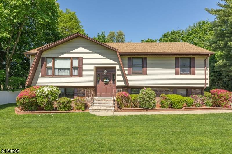 191 Manchester Ave - Photo 1