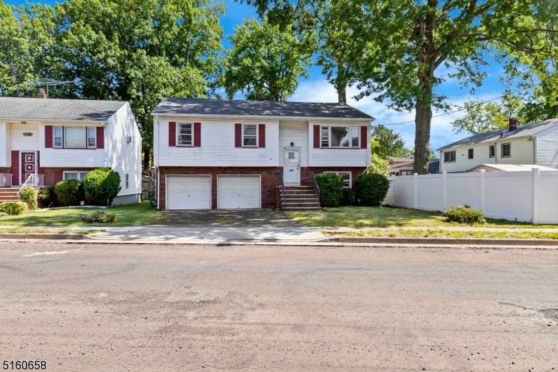 342 White St - Photo 1