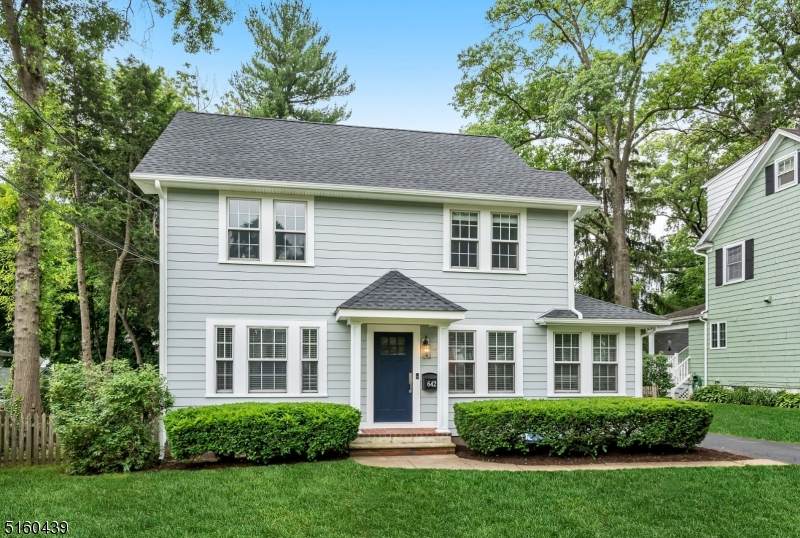 642 Spring Ave - Photo 1