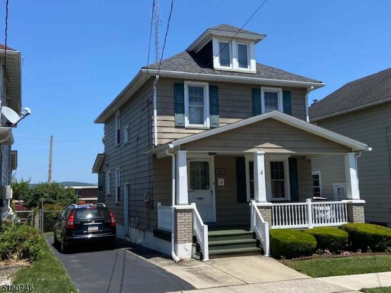 381 Bates St - Photo 1